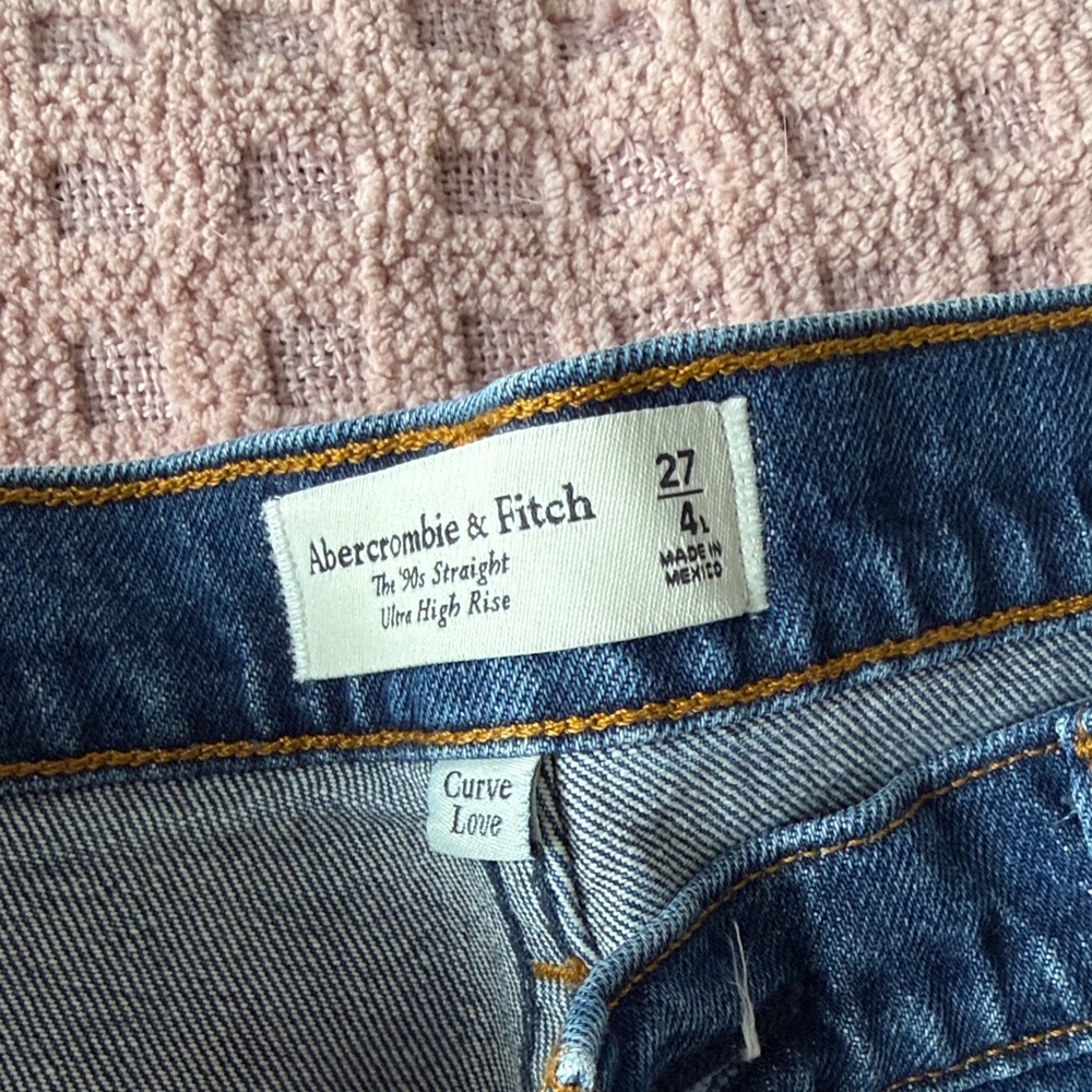 Abercrombie & Fitch Women's Light Blue High Rise Straight Jeans